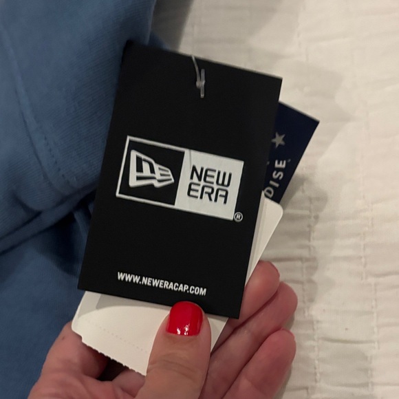 NEW ERA Yankees Baseball Hoodie in Orange and Pink - Picture 5 of 6